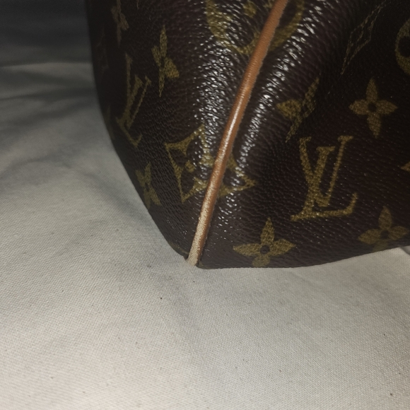 Louis Vuitton French Company Bag - Picture 7 of 16